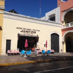 Janitzio - La fachada del negocio