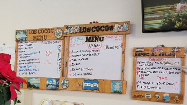 Panaderia y Pupuseria Los Cocos by null