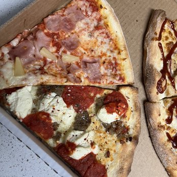 Landini's Pizzeria - Pineapple and ham Goat cheese and sausage - Pizza Near Me - Las Vegas, Nevada