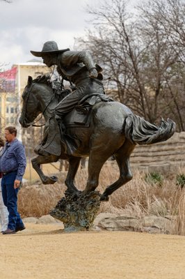 Pioneer Plaza by null