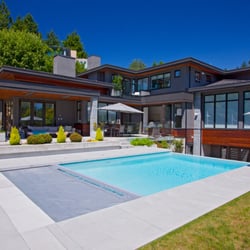 Award winning pool with our Hydramatic automatic swimming pool safety cover