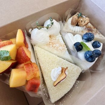 Gu-eum Cake & Bakery - Peach, Injeolmi, Coconut, Blueberry and Guguma cakes - Bakeries Near Me - Saratoga, California Gu-eum Cake & Bakery - Peach, Injeolmi, Coconut, Blueberry and Guguma cakes - Bakeries Near Me - Saratoga, California