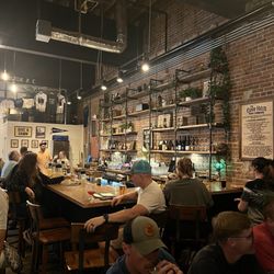 The Clove Hitch Beer Company - Bar area