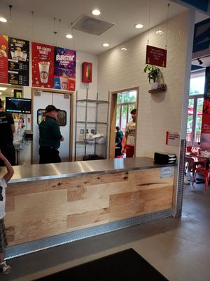 Dave's Hot Chicken by null