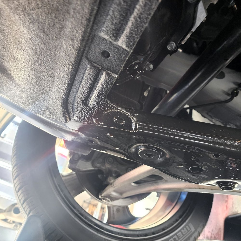 Meineke Car Care Center - Oil everywhere leaking - Auto Repair Near Me - Fallbrook, California Meineke Car Care Center - Oil everywhere leaking - Auto Repair Near Me - Fallbrook, California