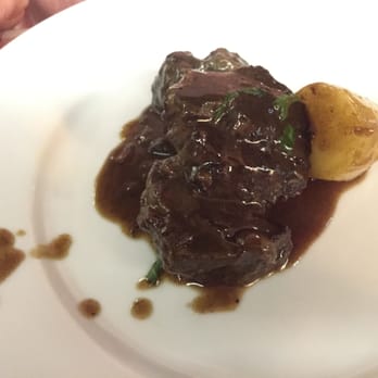 Chez Fernand - Beef Bourguignon - French Near Me - Paris, 75 Chez Fernand - Beef Bourguignon - French Near Me - Paris, 75