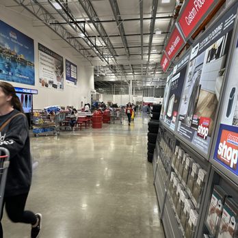 Costco - Entrance - Wholesale Stores Near Me - Georgetown, Texas