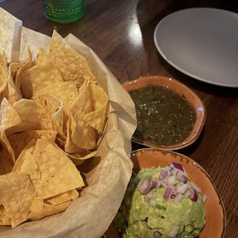 Encanto Restaurant - Chips and Guacamole, Chips & Salsa - Mexican Near Me - Los Angeles, California Encanto Restaurant - Chips and Guacamole, Chips & Salsa - Mexican Near Me - Los Angeles, California
