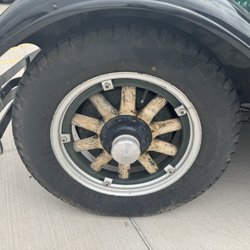 Raal’s Roaming Wrenches - 1929 Hudson. It has real wooden spokes on the rim!!