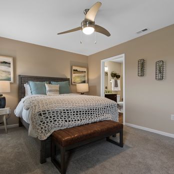 Redwood Aurora - Apartments Near Me - Aurora, Illinois Redwood Aurora - Apartments Near Me - Aurora, Illinois