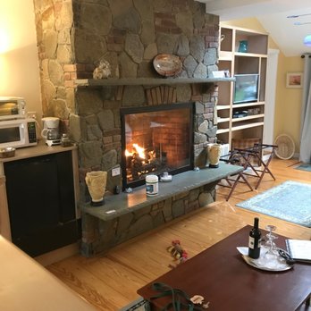 Shaker Mill Inn - cozy! - Hotels Near Me - West Stockbridge, Massachusetts Shaker Mill Inn - cozy! - Hotels Near Me - West Stockbridge, Massachusetts