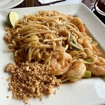 Pad Thai Restaurant - Pad Thai with Shrimp - Thai Near Me - Saint Paul, Minnesota Pad Thai Restaurant - Pad Thai with Shrimp - Thai Near Me - Saint Paul, Minnesota