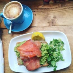 Flat white and smoked salmon avo