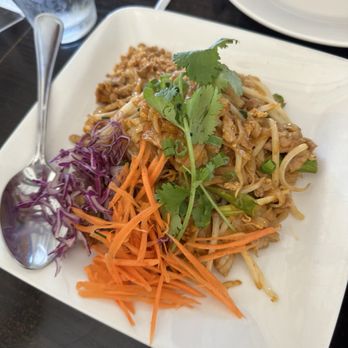 Luv n Eat Thai Cuisine - Pad Thai - Thai Near Me - Camarillo, California Luv n Eat Thai Cuisine - Pad Thai - Thai Near Me - Camarillo, California