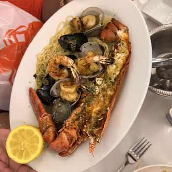 Pier 95 Restaurant - Marina - Seafood Near Me - Freeport, New York