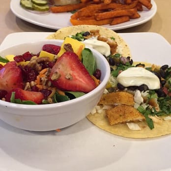 Silver Diner - Fish tacos with fruit salad - New American Near Me - Waldorf, Maryland Silver Diner - Fish tacos with fruit salad - New American Near Me - Waldorf, Maryland