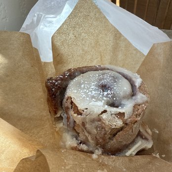 Vida Baking - Cinnamon roll - Bakeries Near Me - Ashland, Oregon