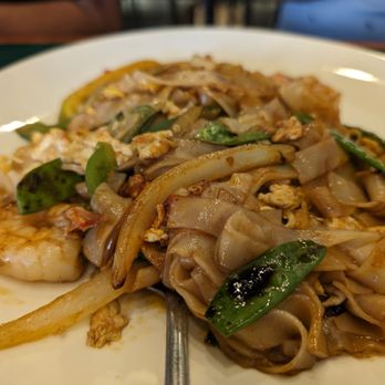 Lemon Grass Thai Kitchen - a plate of food - Thai Near Me - Riverview, Florida