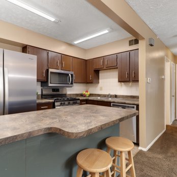 Young America Realty - 98 W Cherry Kitchen - Apartments Near Me - Normal, Illinois