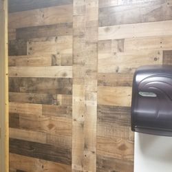 Copper Kettle - Clean Bathroom