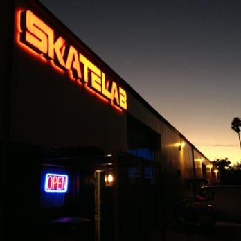 Tutus - a neon sign for a business - Shaved Ice Near Me Tutus - a neon sign for a business - Shaved Ice Near Me