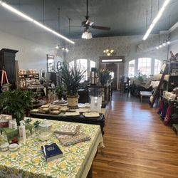Vintage Love Floral - Vintage Love floral in downtown Hillsboro, Texas view from the back of the shop. Florist, live plants, gifts, antiques, gourmet popcorn.