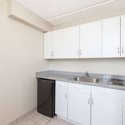 Ramada Plaza by Wyndham Albany - Kitchenette