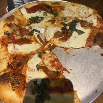 Yard House - Margherita Pizza - New American Near Me - Sacramento, California Yard House - Margherita Pizza - New American Near Me - Sacramento, California