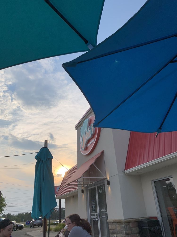 JUBIE’S CREAMERY Updated July 2024 90 Photos & 96 Reviews 471 W