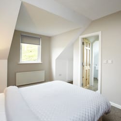 Doolin Hostel - Superior Double room ensuite with free wifi and great views over looking the countryside, the village and much much more