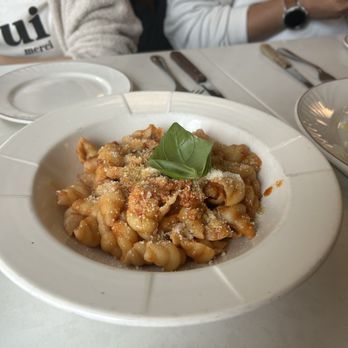 Mano Cornuto - Cafes Near Me - Montreal, Quebec