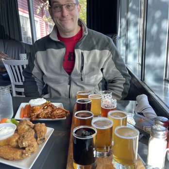 Idletyme - Dry rub and habanero wings and the flight of 10 - American Near Me - Stowe, Vermont Idletyme - Dry rub and habanero wings and the flight of 10 - American Near Me - Stowe, Vermont