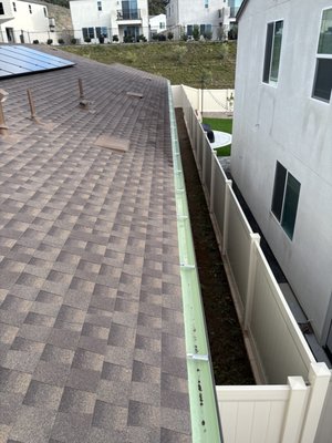 Venture Roofing Logo