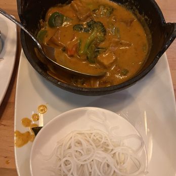 Malai Kitchen - Red Thai Curry with rice noodles - Vietnamese Near Me - Southlake, Texas Malai Kitchen - Red Thai Curry with rice noodles - Vietnamese Near Me - Southlake, Texas