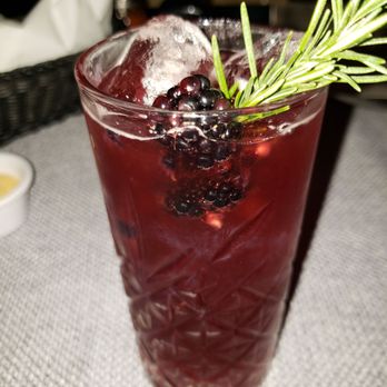 La Moresca - Drinky de frutos rojos - Italian Near Me - Zapopan, JAL