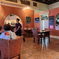 Dom De Luca's Restaurant