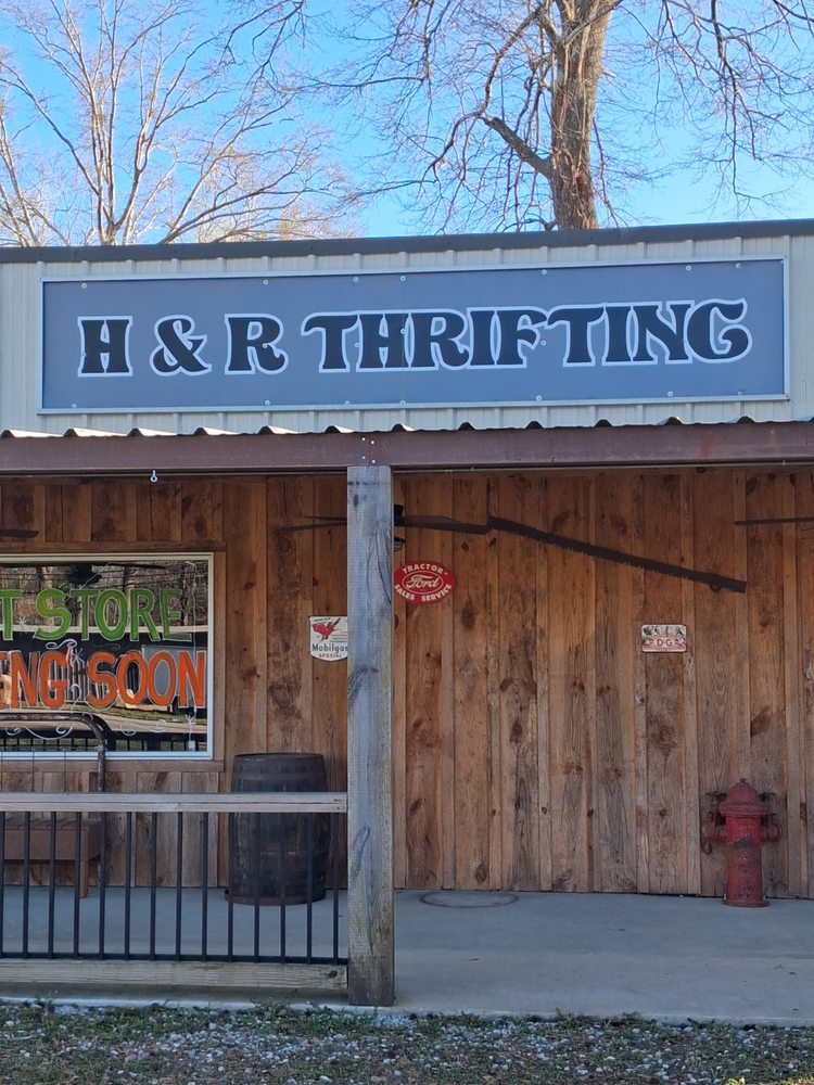H & R Thrifting Logo