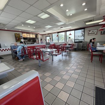 Original Tommy's - Inside - Burgers Near Me - Lake Forest, California