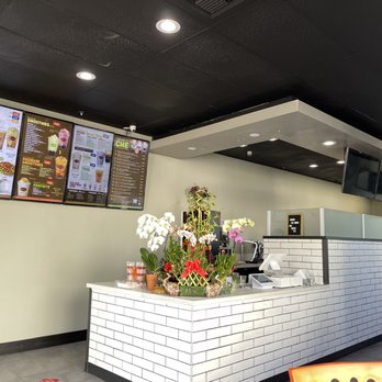 BAMBU - Front counter - Juice Bars & Smoothies Near Me - Elk Grove, California