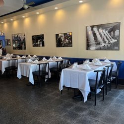 Cafe Luna - Dining area