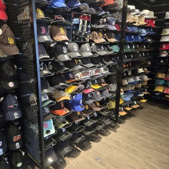 Lids - Department Stores Near Me - San Diego, California