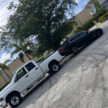 Roadside Louie - BMW rear tire flat - Towing Near Me Roadside Louie - BMW rear tire flat - Towing Near Me