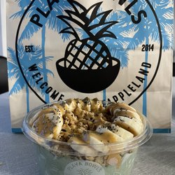 Playa Bowls - Booster bowl - IG: @thegreenberggang