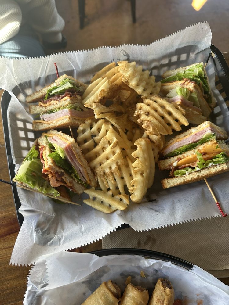 Saving Grace Kitchen Logo