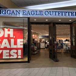 American Eagle Outfitters - American eagle storefront