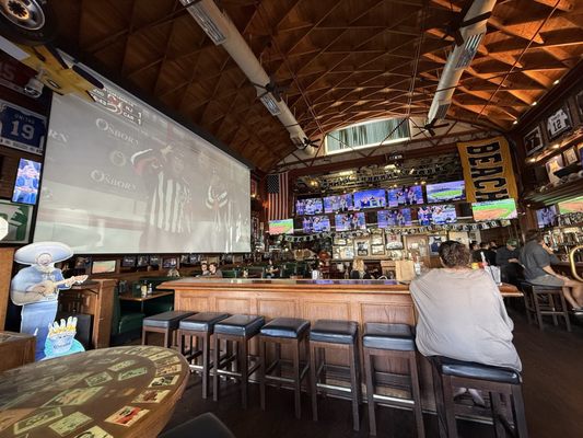 Legends Restaurant & Sports Bar by null