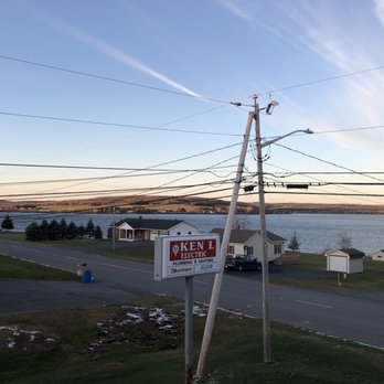 Long Lake Motor Inn - Hotels Near Me - Saint Agatha, Maine