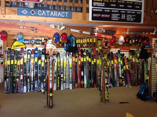 Bob Skinner's Ski & Sports by null