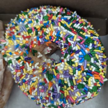 Bostwick Bakery - Sprinkle Donut - March 2023 - Donuts Near Me - Grand Rapids, Michigan
