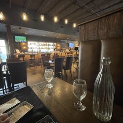 JR Chophouse - HUGE Bar!
